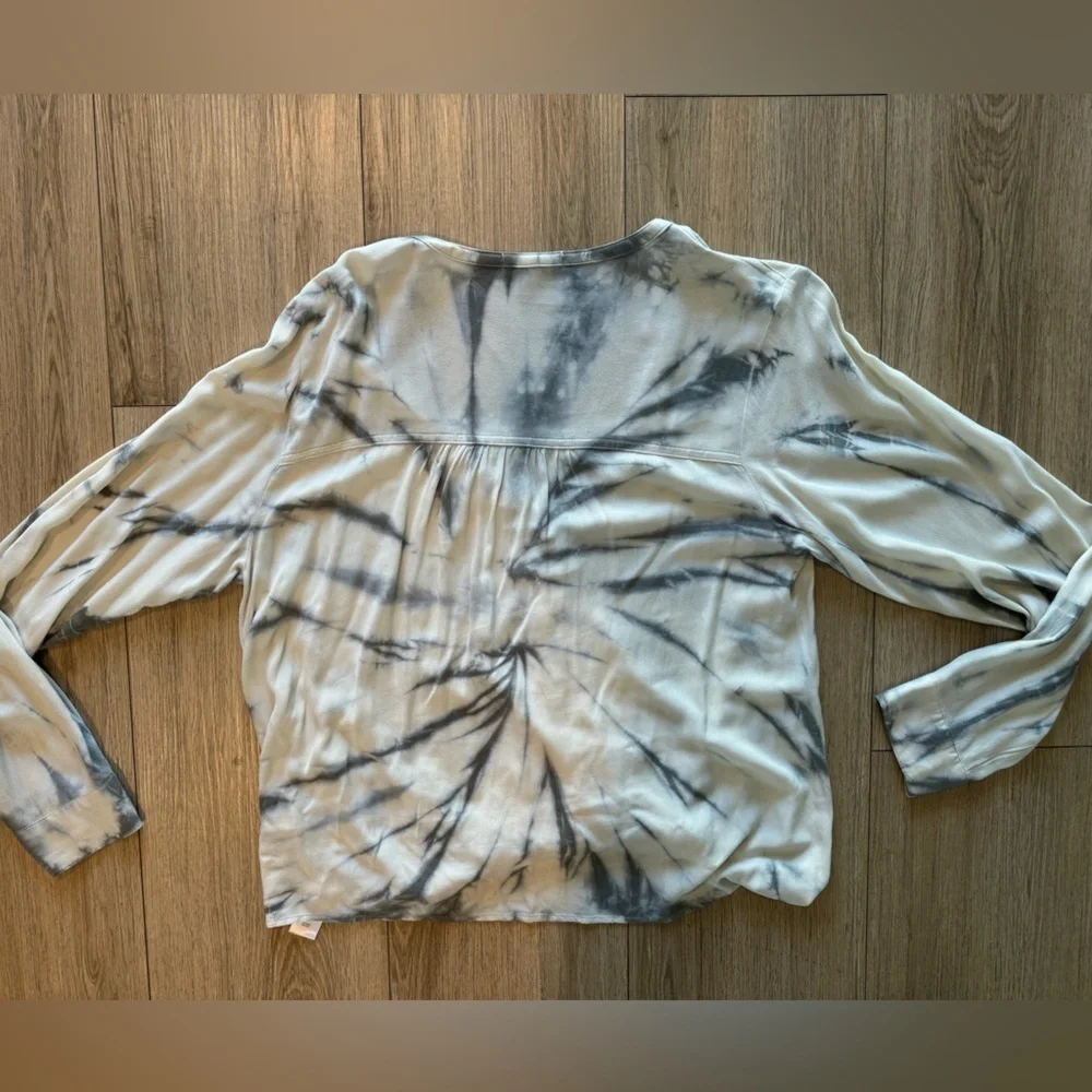 Splendid Tie Dye Blouse Size M
